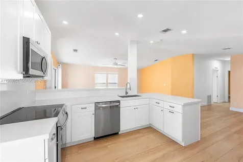 5611 SW 32nd Terrace Dania Beach FL 33312