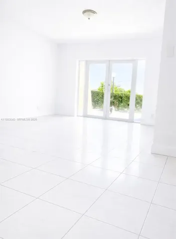 13715 Kendale Lakes Circle Miami FL 33183