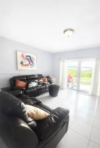 13715 Kendale Lakes Circle Miami FL 33183