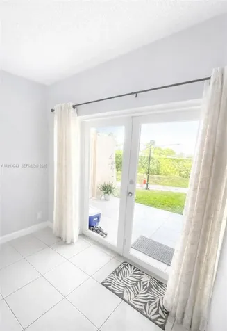 13715 Kendale Lakes Circle Miami FL 33183