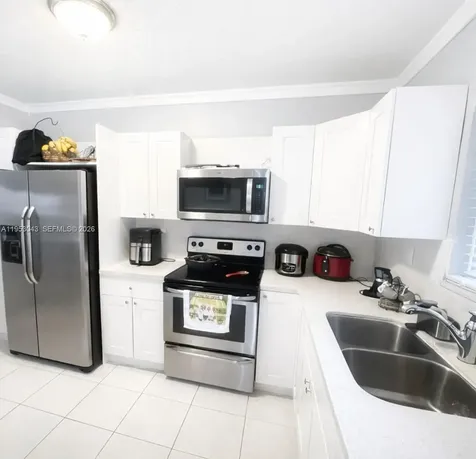 13715 Kendale Lakes Circle Miami FL 33183