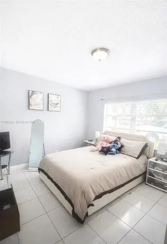 13715 Kendale Lakes Circle Miami FL 33183