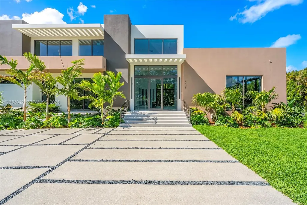 5825 SW 111th Terrace Pinecrest FL 33156