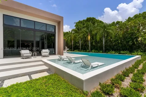 5825 SW 111th Terrace Pinecrest FL 33156