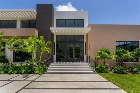 5825 SW 111th Terrace Pinecrest FL 33156