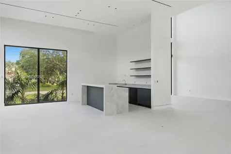 5825 SW 111th Terrace Pinecrest FL 33156