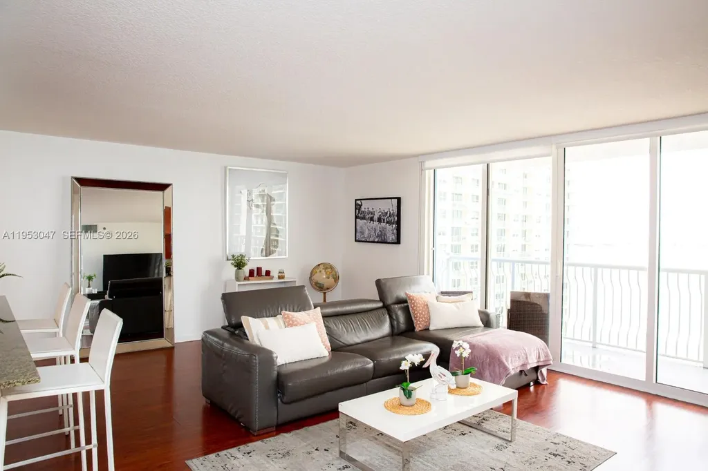 1200 Brickell Bay Drive Miami FL 33131