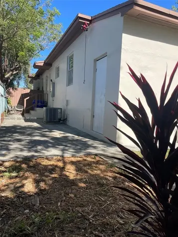 1790 NW 19th Street Miami FL 33125