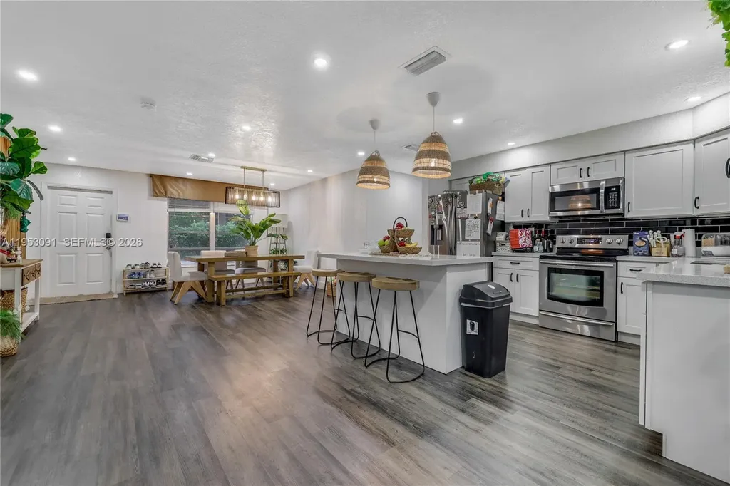 5712 Monroe Street Hollywood FL 33023