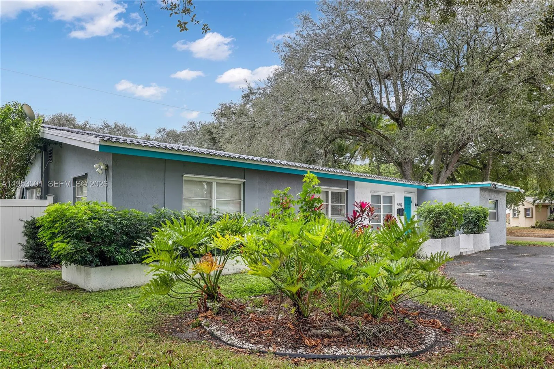 5712 Monroe Street Hollywood FL 33023