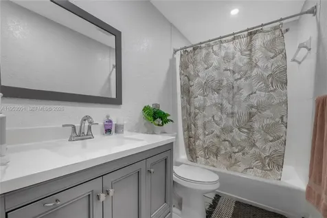 5712 Monroe Street Hollywood FL 33023