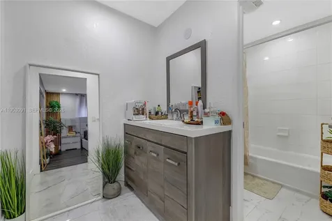 5712 Monroe Street Hollywood FL 33023