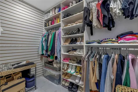 5712 Monroe Street Hollywood FL 33023