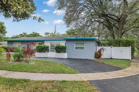 5712 Monroe Street Hollywood FL 33023