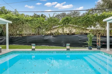 5712 Monroe Street Hollywood FL 33023