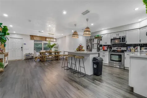 5712 Monroe Street Hollywood FL 33023