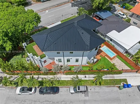 3495 SW 3rd Avenue Miami FL 33145