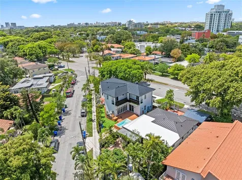 3495 SW 3rd Avenue Miami FL 33145