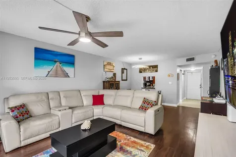8411 Lagos De Campo Boulevard Tamarac FL 33321