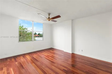 117 Royal Park Drive Oakland Park FL 33309