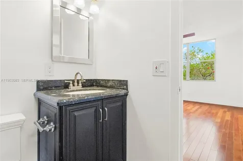 117 Royal Park Drive Oakland Park FL 33309