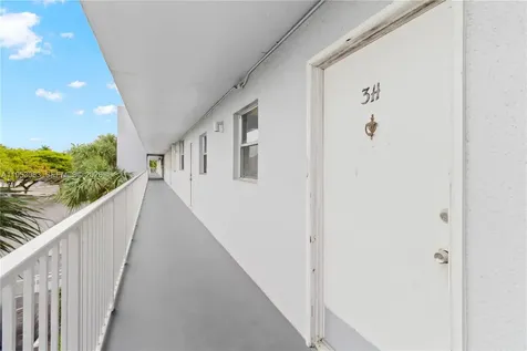117 Royal Park Drive Oakland Park FL 33309
