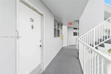 117 Royal Park Drive Oakland Park FL 33309