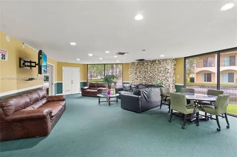 117 Royal Park Drive Oakland Park FL 33309