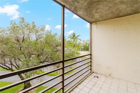 117 Royal Park Drive Oakland Park FL 33309