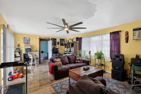 6861 SW 1st Court Pembroke Pines FL 33023