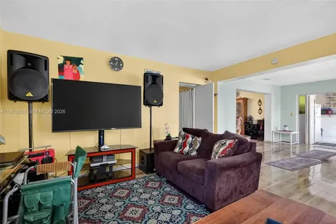 6861 SW 1st Court Pembroke Pines FL 33023