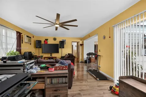 6861 SW 1st Court Pembroke Pines FL 33023