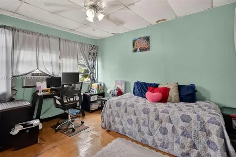 6861 SW 1st Court Pembroke Pines FL 33023