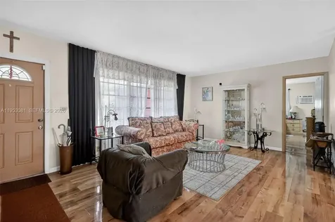 6861 SW 1st Court Pembroke Pines FL 33023