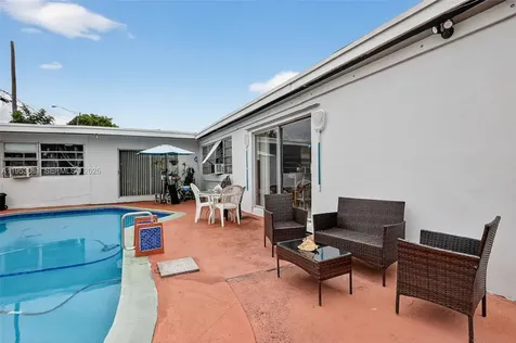 6861 SW 1st Court Pembroke Pines FL 33023