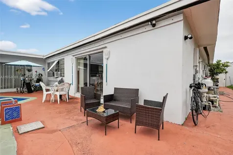 6861 SW 1st Court Pembroke Pines FL 33023