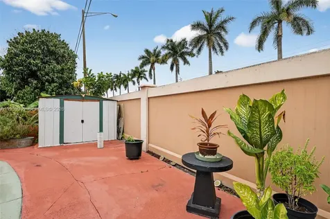 6861 SW 1st Court Pembroke Pines FL 33023