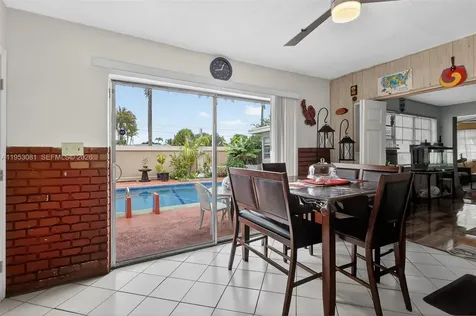 6861 SW 1st Court Pembroke Pines FL 33023