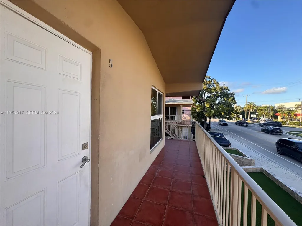 1595 NE 125th Street North Miami FL 33161