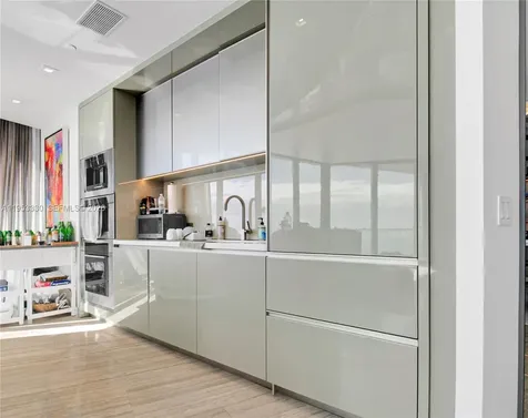 18975 Collins Avenue Sunny Isles Beach FL 33160