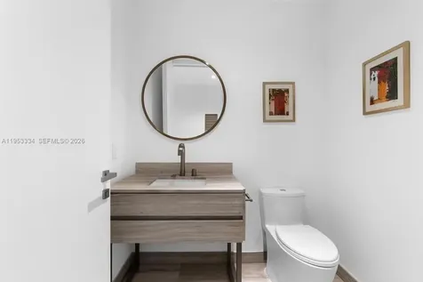 18975 Collins Avenue Sunny Isles Beach FL 33160