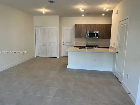 4622 NW 83rd Path Doral FL 33166