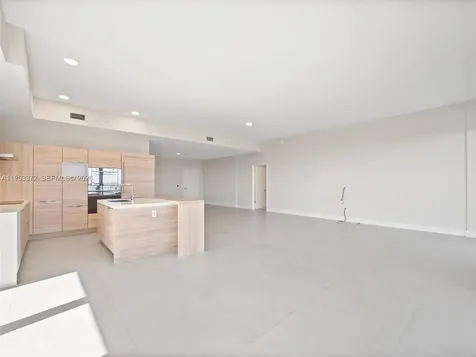 16385 Biscayne Boulevard North Miami Beach FL 33160