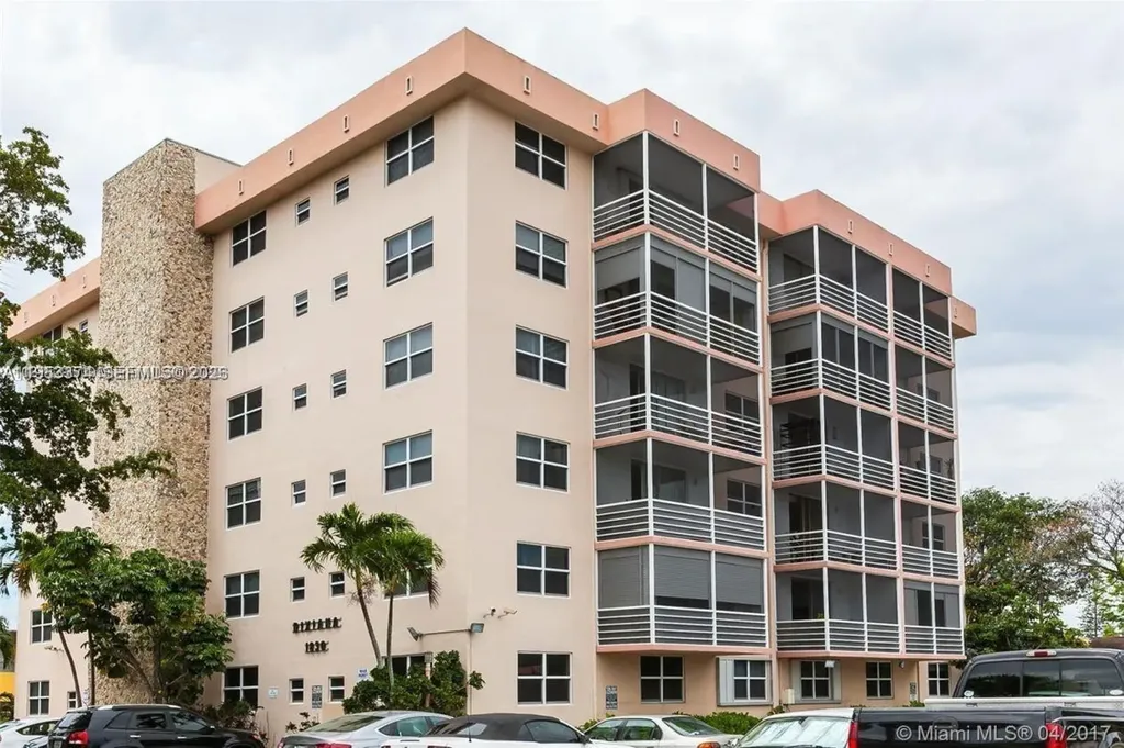 1830 Dixieanna Street Hollywood FL 33020