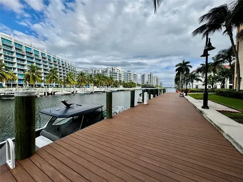 3001 NE 185th Street Aventura FL 33180