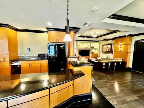 3001 NE 185th Street Aventura FL 33180