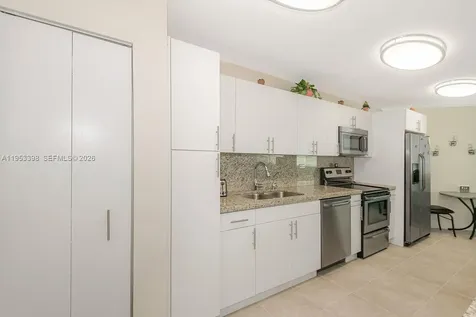 7135 Collins Avenue Miami Beach FL 33141