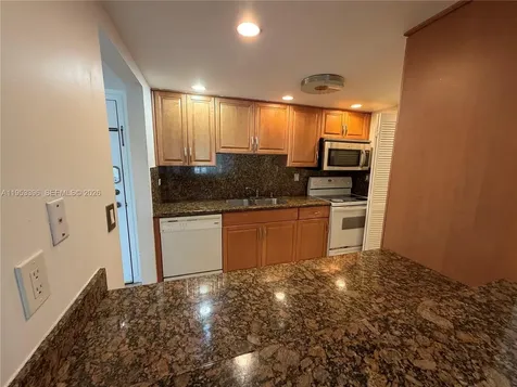 240 Lakeview Drive Weston FL 33326