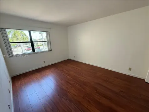 240 Lakeview Drive Weston FL 33326