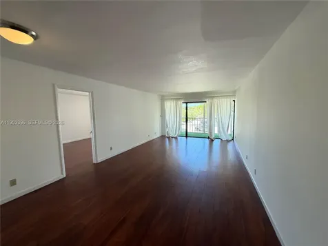240 Lakeview Drive Weston FL 33326